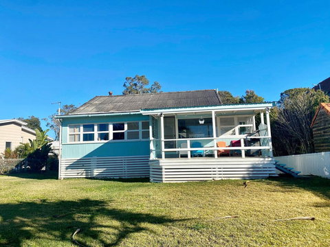 Golden Sands At Beachmere - Accommodation Asia 1