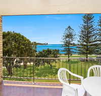 Golden Shores U8 21 Landsborough Parade - Accommodation Asia