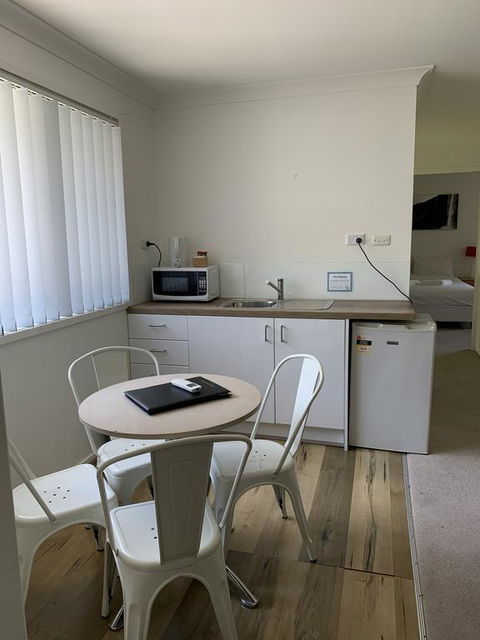 Golf View Motel - Accommodation Asia 3
