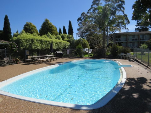 Golfview Lodge - Accommodation Guide 0
