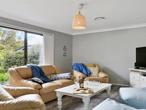 Gone Fishing! - Air Conditioned, Crisp And Clean - Accommodation Asia 1