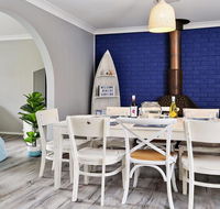 Gone Fishing - air conditioned crisp and clean - Accommodation Asia