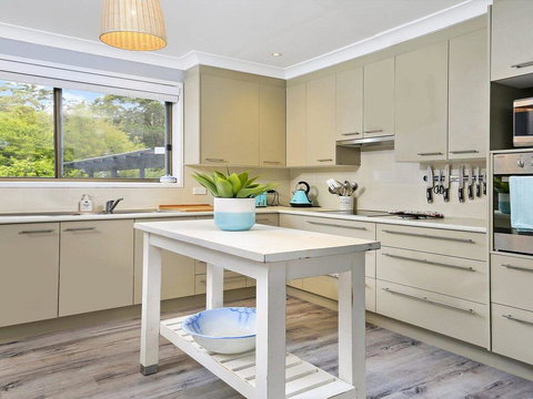 Gone Fishing! - Air Conditioned, Crisp And Clean - Accommodation Asia 2