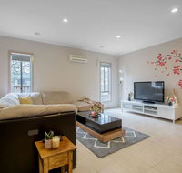Gorgeous 4BR home in Point Cook - Accommodation Asia