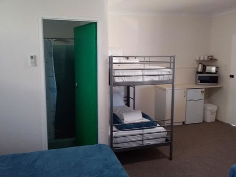 Green Door Motel - Accommodation Asia 1