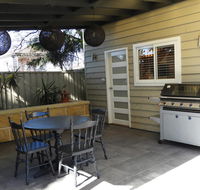 Guesthouse with Pool  BBQ - 10 kms from CBD - Accommodation Asia