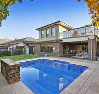 Hampton Haven with Pool for families and a max of 8 adults. - Accommodation Asia