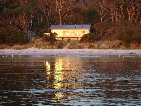 Harpers On The Beach - Accommodation Asia 0