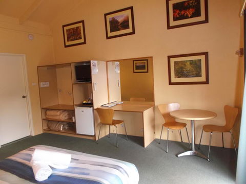 Harrietville Hotel Motel - Accommodation Guide 3