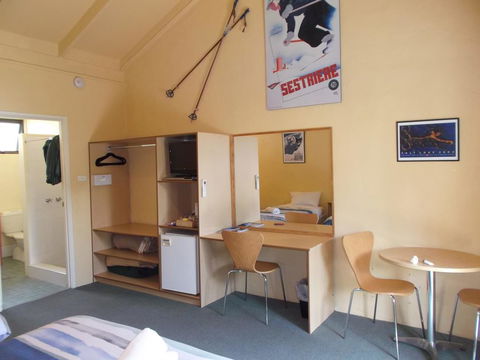 Harrietville Hotel Motel - Accommodation Guide 1