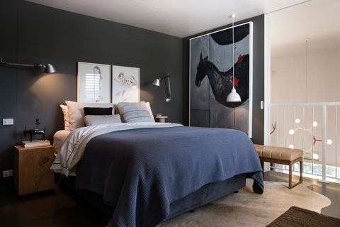 Harts Lane Stag And Millies - Accommodation Asia 2