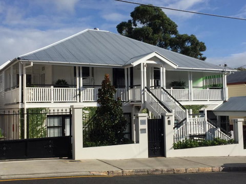 Heal House - Accommodation Guide 0
