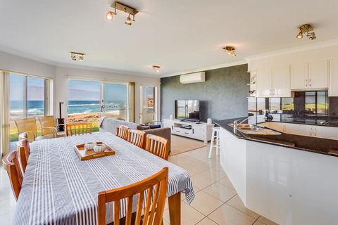 Hear The Waves At Anna Bay! - Accommodation Guide 1