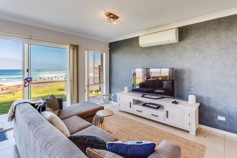 Hear The Waves At Anna Bay! - Accommodation Guide 3