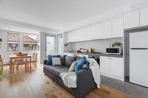 Heart Of Windsor Apartment By Ready Set Host - Accommodation Guide 0