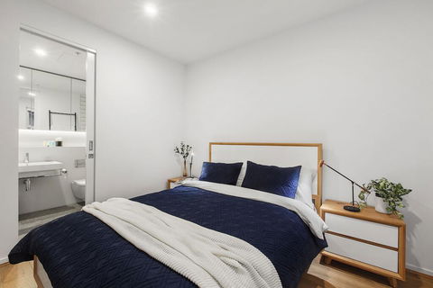 Heart Of Windsor Apartment By Ready Set Host - Accommodation Guide 1