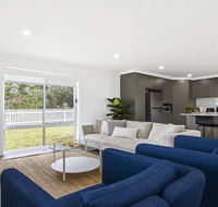 Heartland and Burrows - 450m to beach - Accommodation Asia