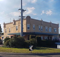 Helensburgh Hotel - Accommodation Guide
