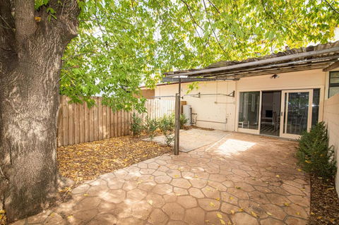 Heritage Bowen Terrace 3 Bed, 2 Bath - Walk To CBD - Accommodation Asia 2