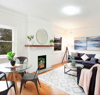 Heritage Home Metres from Manly Beaches and Dining
