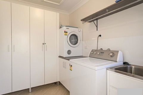 Hibiscus House - Sawtell, NSW - Accommodation Asia 3