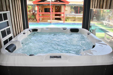 Hideaway Noosa Men Only Beach Resort - Accommodation Asia 1