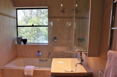 High Five @ Laguna Vista - Accommodation Asia 3