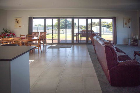 Highview On Victoria Coffin Bay - Accommodation Asia 3