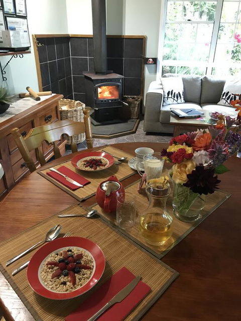 Hillside Bed And Breakfast - Accommodation Asia 2