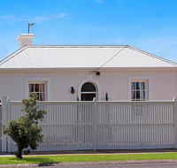 Historic Central Cottage In Warrnambool