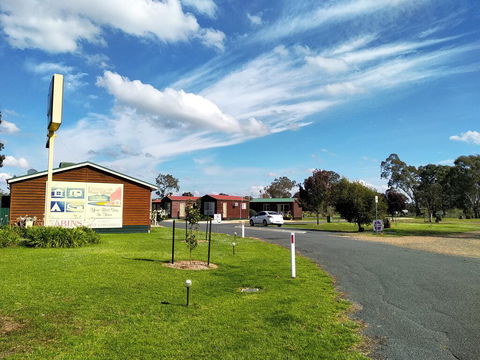 Holbrook Motor Village - Accommodation Asia 2