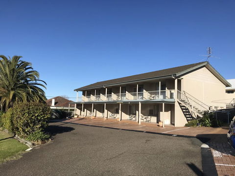 Holiday Lodge Motor Inn - Accommodation Guide 3