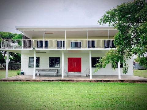 Holiday Rental - Huge House With Beach Views - Accommodation Asia 0