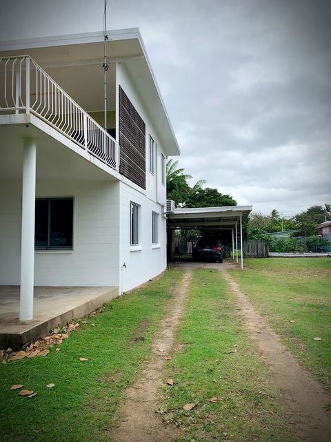 Holiday Rental - Huge House With Beach Views - Accommodation Asia 3
