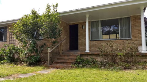 Hollyhill Cottage - Accommodation Guide 1