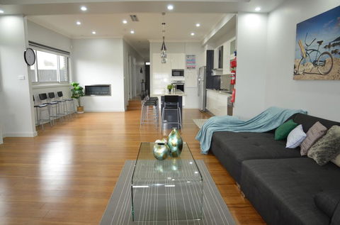 Home Away From Home Newly Built And Spacious - Accommodation Asia 0
