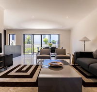 Homeplus-Escape to Modern Home in Hope Island - Accommodation China