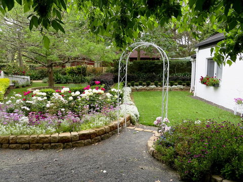 Homewood Cottages - Accommodation Guide 1