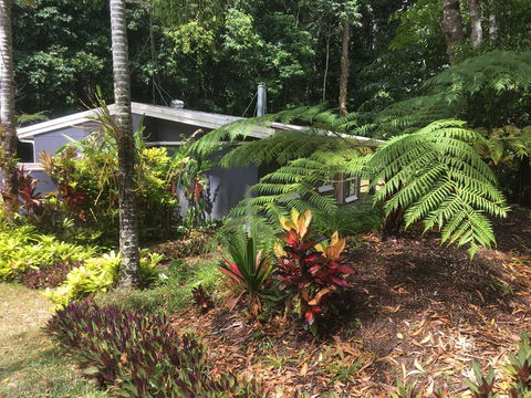 Honeybee House - Accommodation Asia 0
