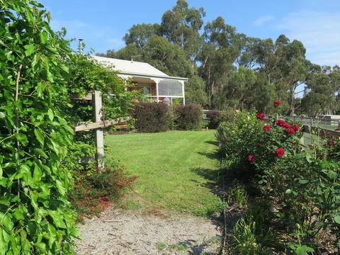 Honeyeater Cottage - Accommodation Asia 3