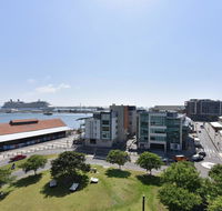 Honeysuckle Haven - harbour facing  walk to restaurants - Accommodation Asia