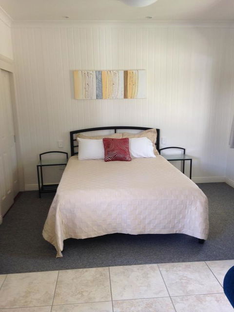 Horsepower Cabins - Accommodation Guide 3