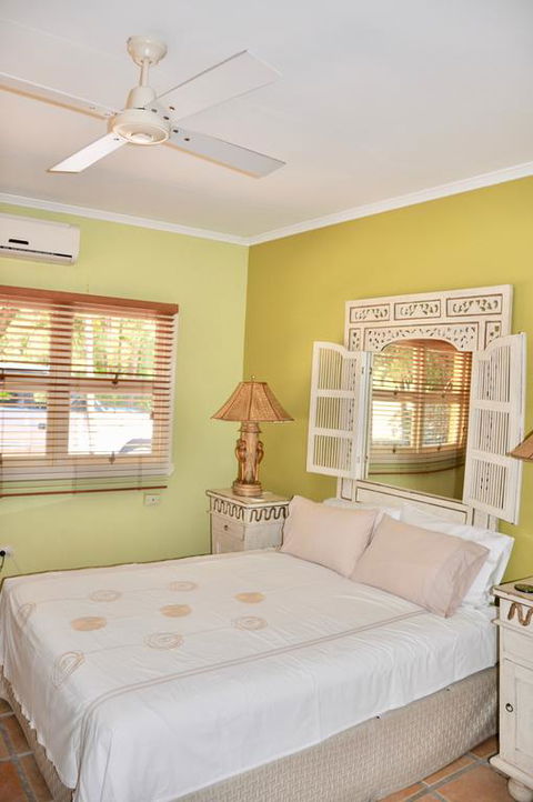 Island House - Accommodation China 3