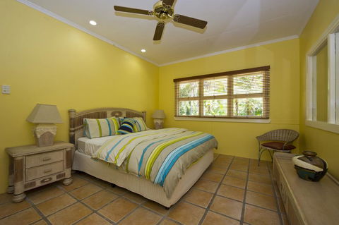 Island House - Accommodation China 2