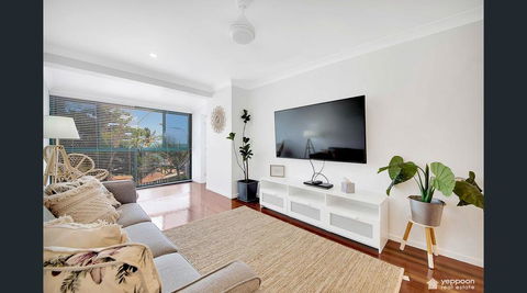Island Vista - Accommodation Guide 1