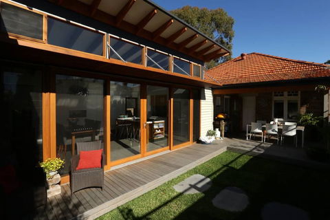Jacaranda Garden Retreat - Accommodation Asia 1