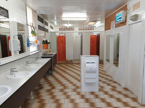 Jacaranda Holiday Park - Accommodation Asia 1