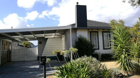 Jesson Crescent Dandenong Cozy House - Accommodation Asia 1