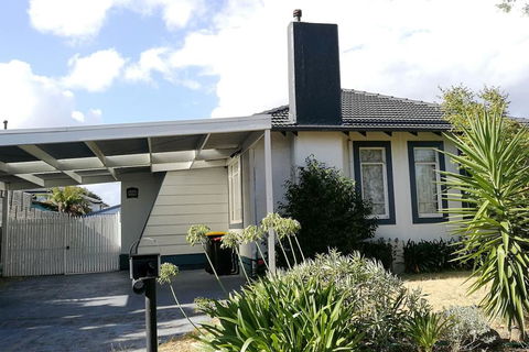 Jesson Crescent Dandenong Cozy House - Accommodation Asia 0