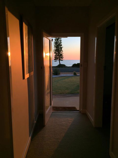 Jewel Of The South Beachside Holiday Rental - Accommodation Asia 2
